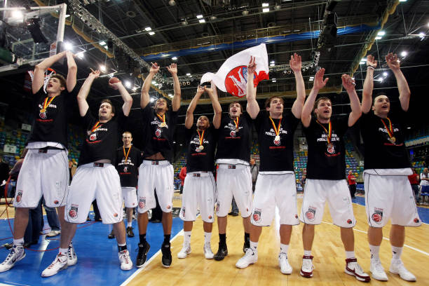 菲尔德迎来 菲尔德迎来