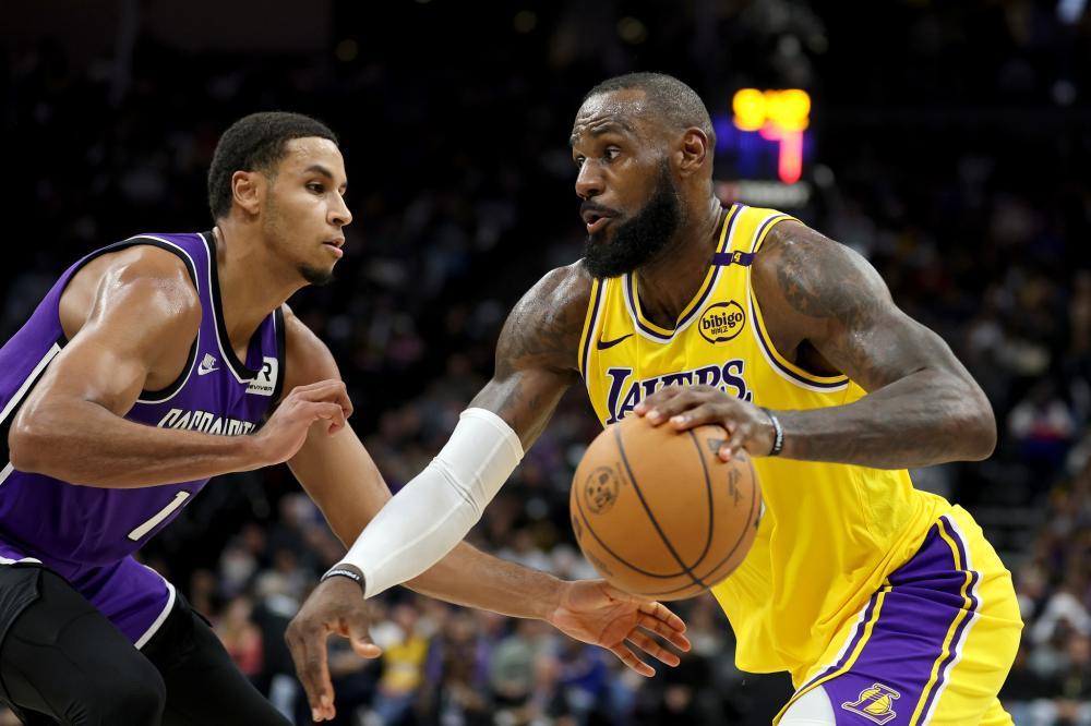 员树立了追 员树立了追