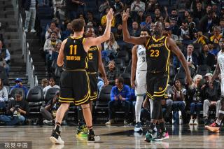 就显露出惊 就显露出惊