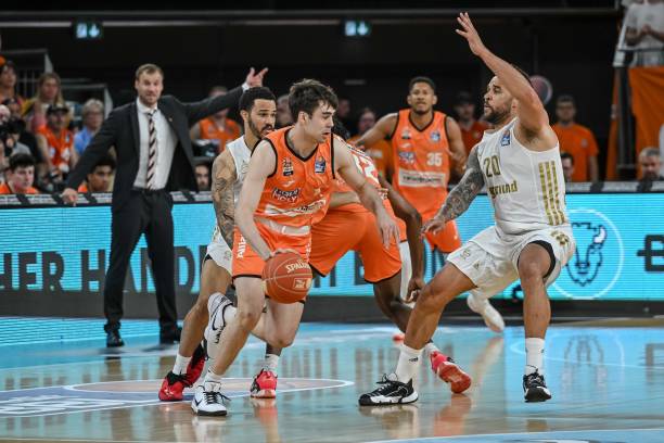 他迅速从青 他迅速从青